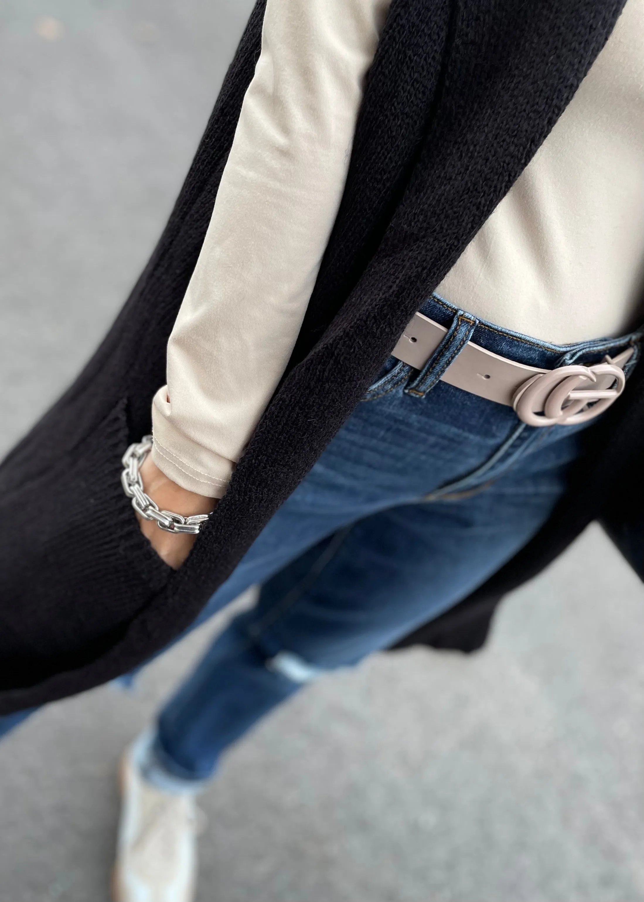 Black Sleeveless Long Sweater Vest