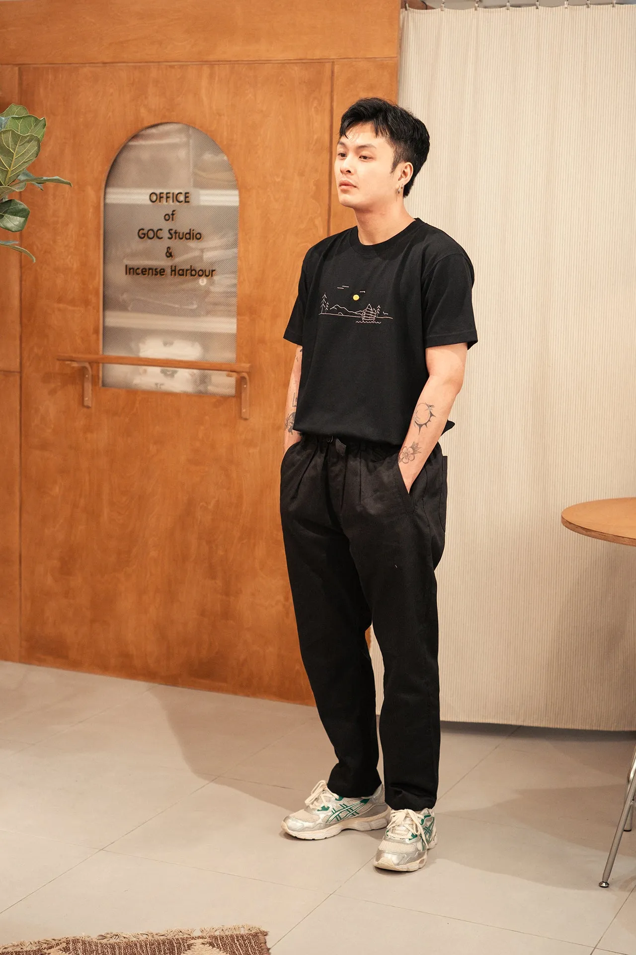 Incense Harbour Cotton Twill Tuck Pants - Black