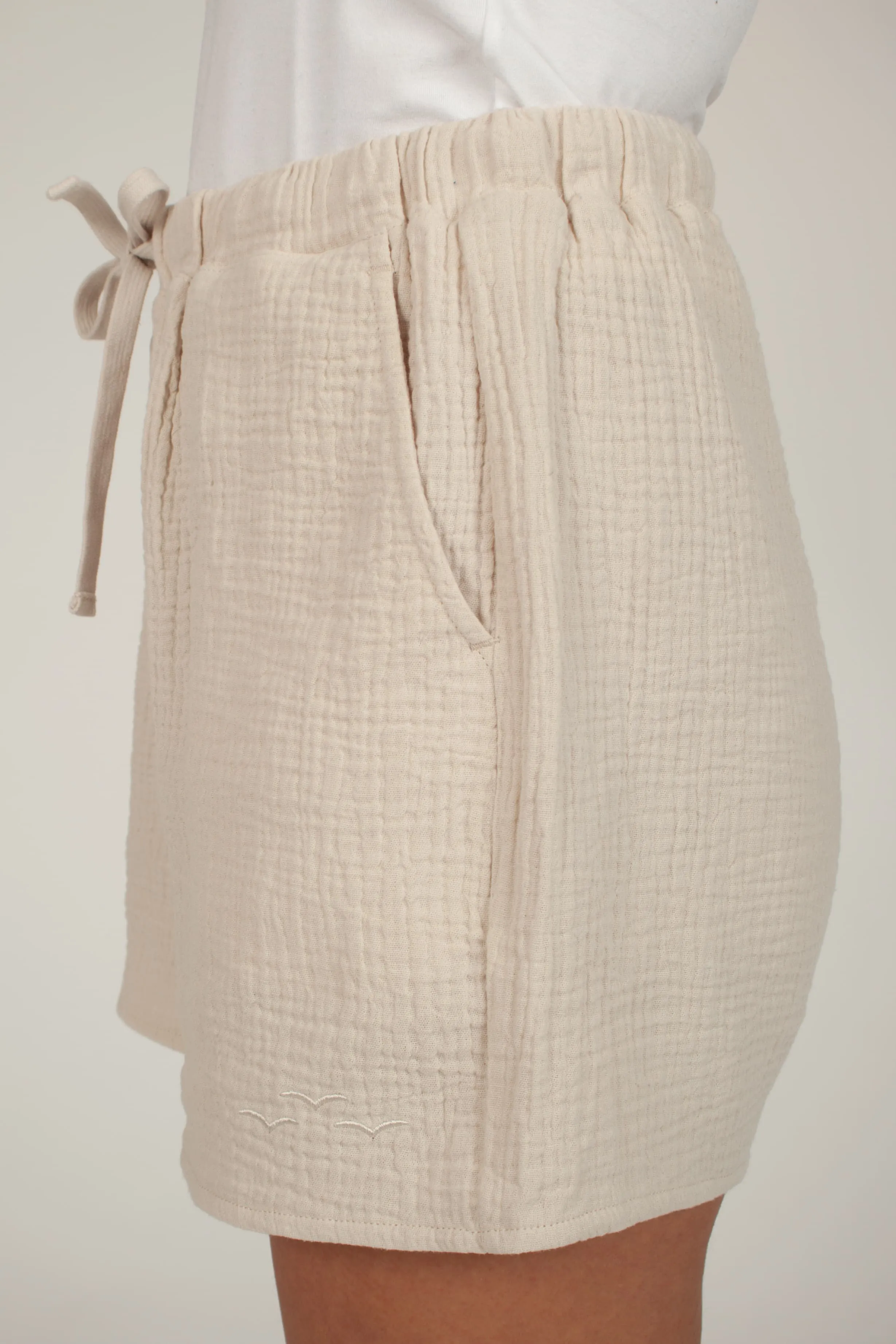 Lightweight Cotton Gauze shorts in bone