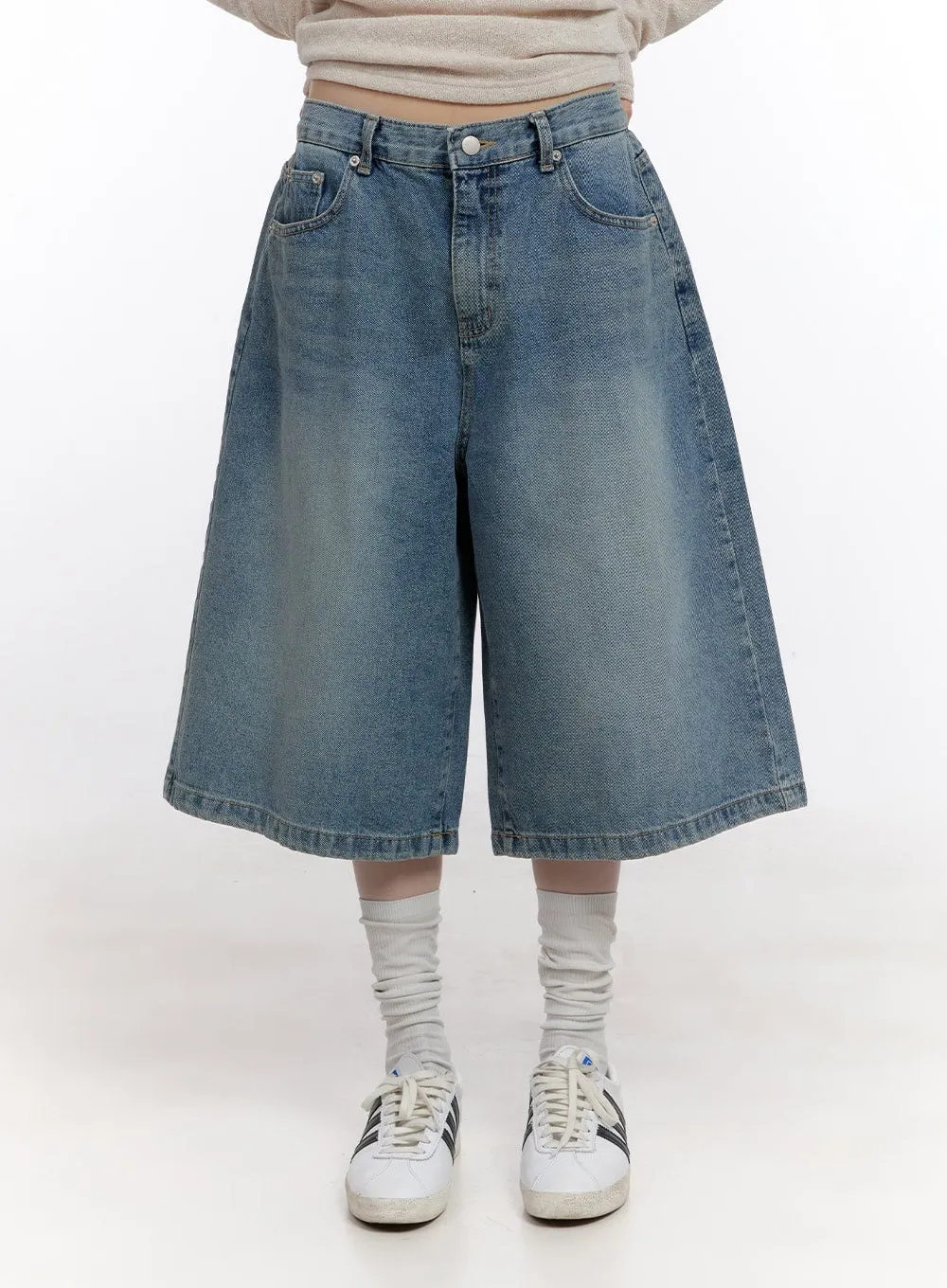 Relaxed-Fit Bermuda Denim Pants CF512